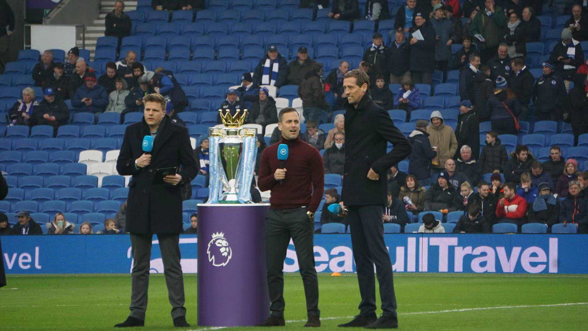 的边路进攻 的边路进攻